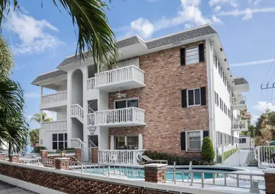 424 N Riverside Drive, Pompano Beach – Apartment for rent