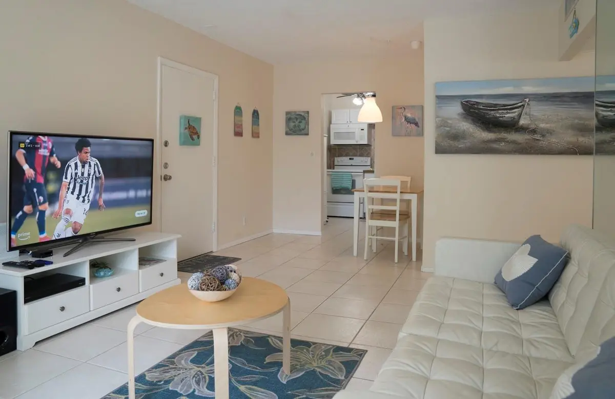 Photo 4 at 424 N Riverside Drive, Pompano Beach
