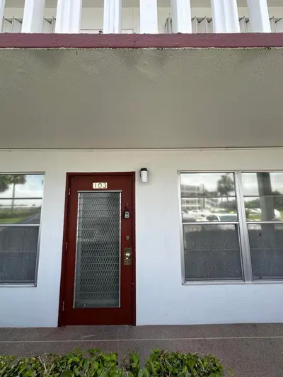 103 Greenbrier C, West Palm Beach – sold