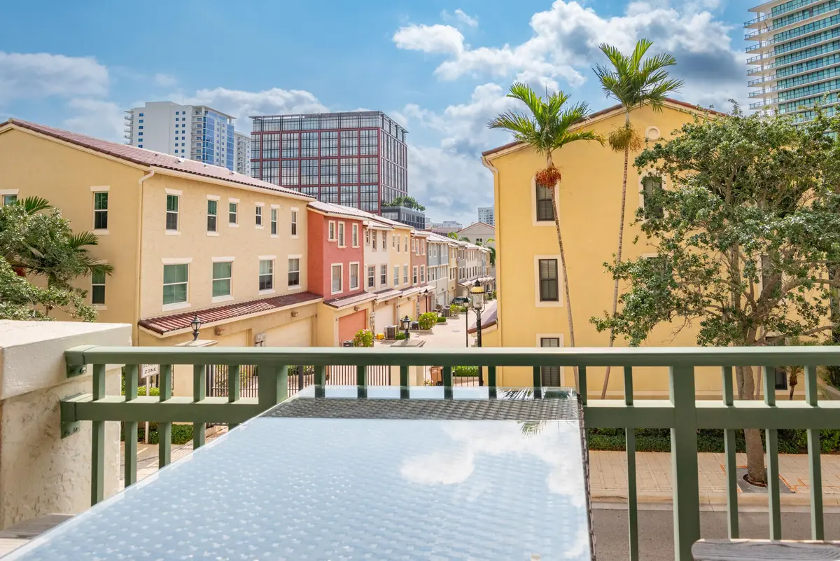 © Clark-403 S Sapodilla 207-017 at 403 S Sapodilla Avenue 207, West Palm Beach
