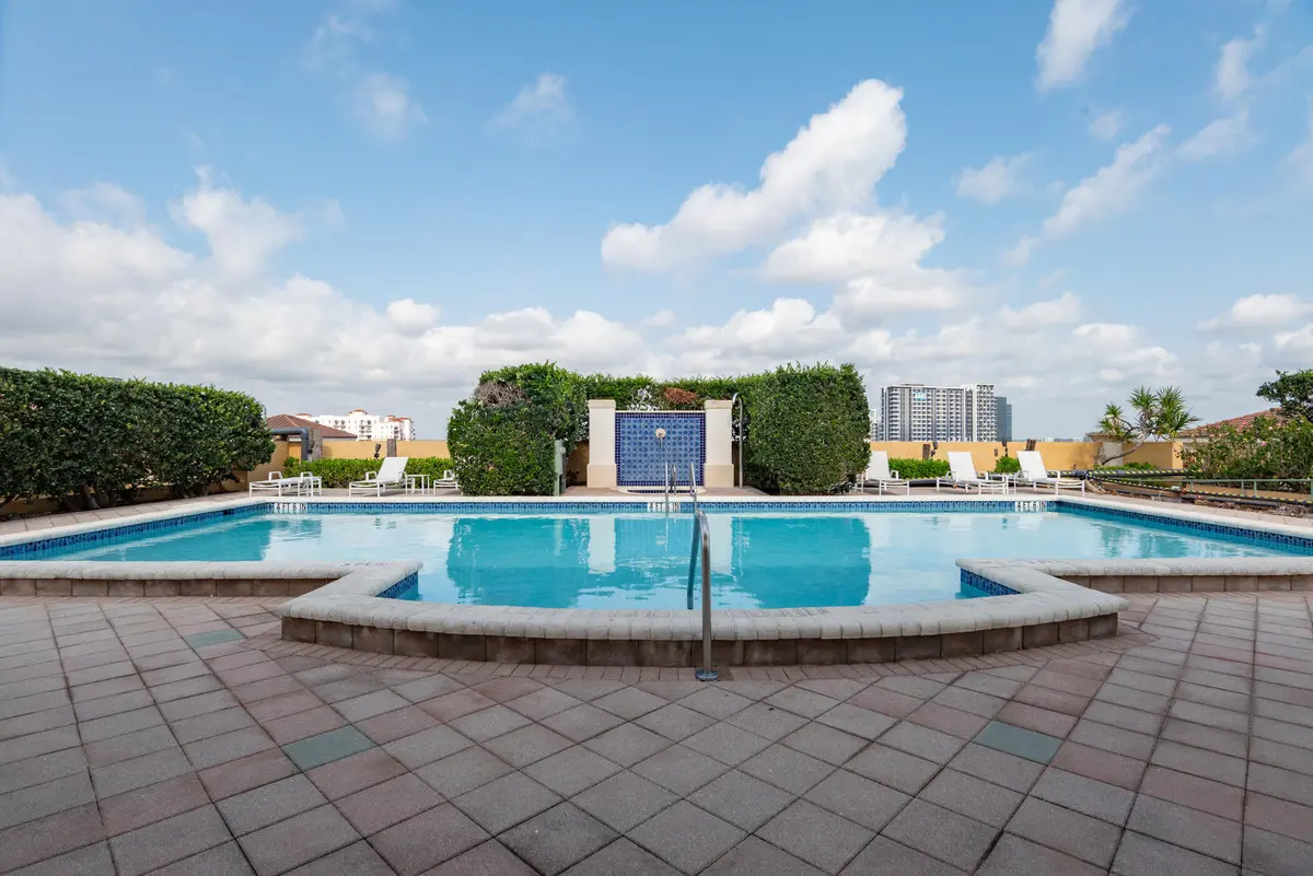 Rooftop Pool at 403 S Sapodilla Avenue 207, West Palm Beach