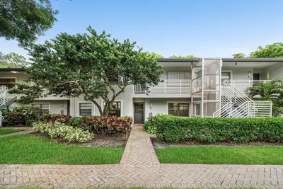 7 Southport Lane F, Boynton Beach – Condominium for sale