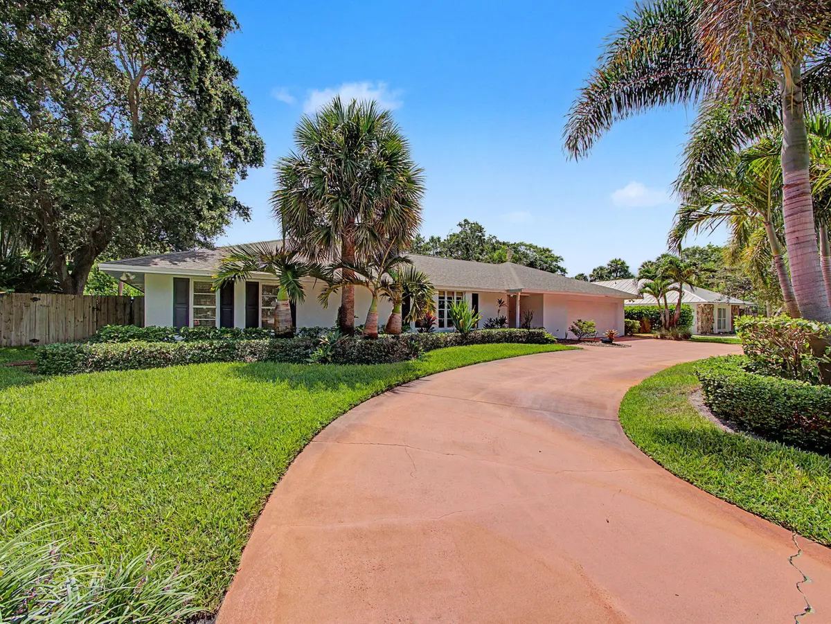 3-web-or-mls-003 at 22 Banyan Road, Sewalls Point