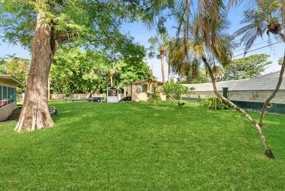 10-10 at 330 NW 32nd Court, Oakland Park