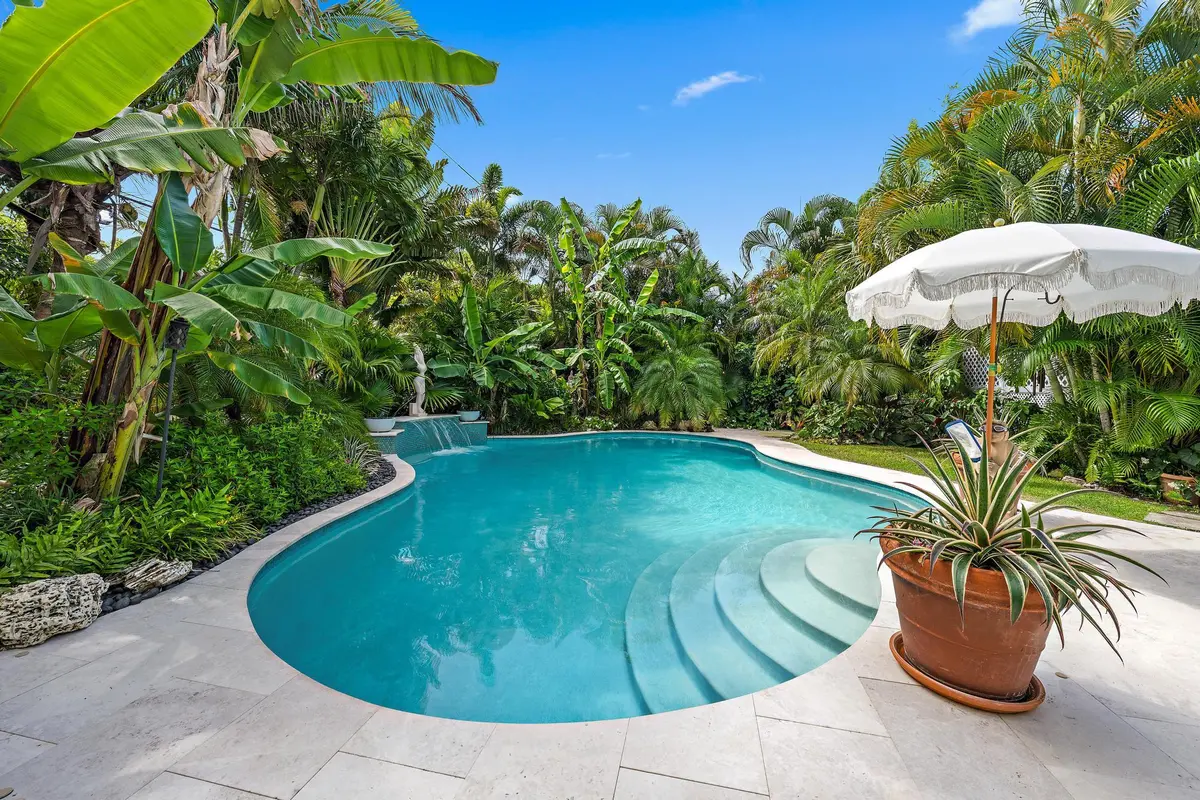 Saltwater chlorinated pool at 7704 Martin Avenue, West Palm Beach