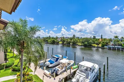 210 Captains Walk 711, Delray Beach – Condominium for rent