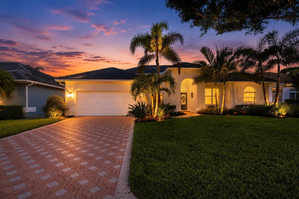 01_beyc6a4e667215406 at 2206 SW Whitemarsh Way, Palm City