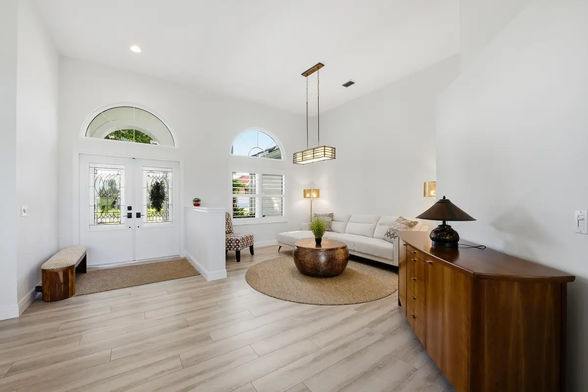 08_beyc6a4e66ad06c42 at 2206 SW Whitemarsh Way, Palm City