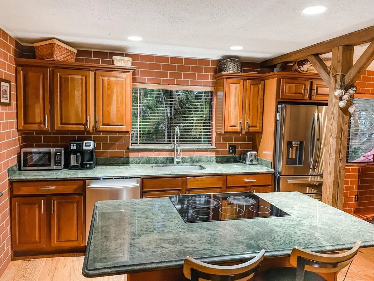 Kitchen at 25 Lexington Lane E, Palm Beach Gardens