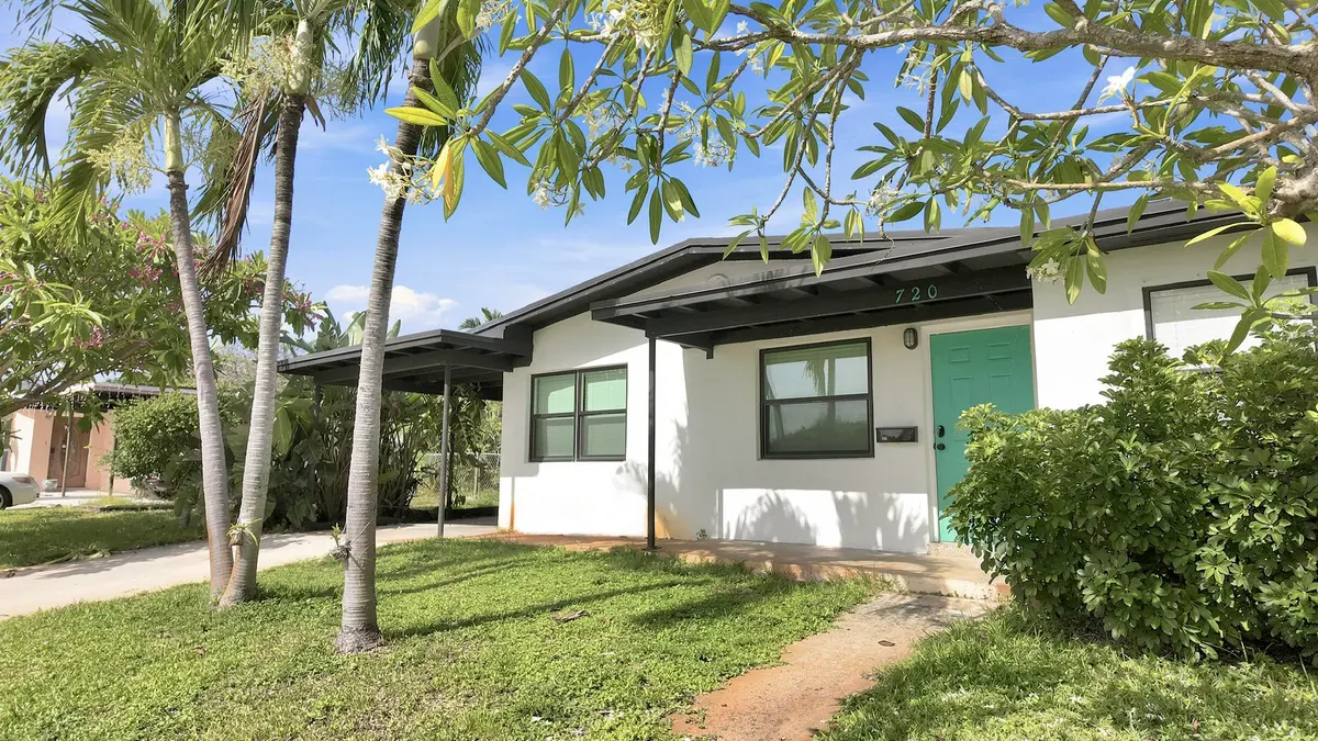 Front at 720 S 11th Street, Lantana