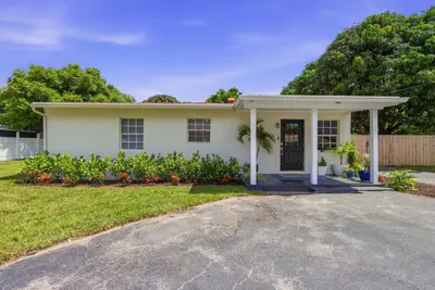 1900 Carissa Road, Lake Clarke Shores – sold