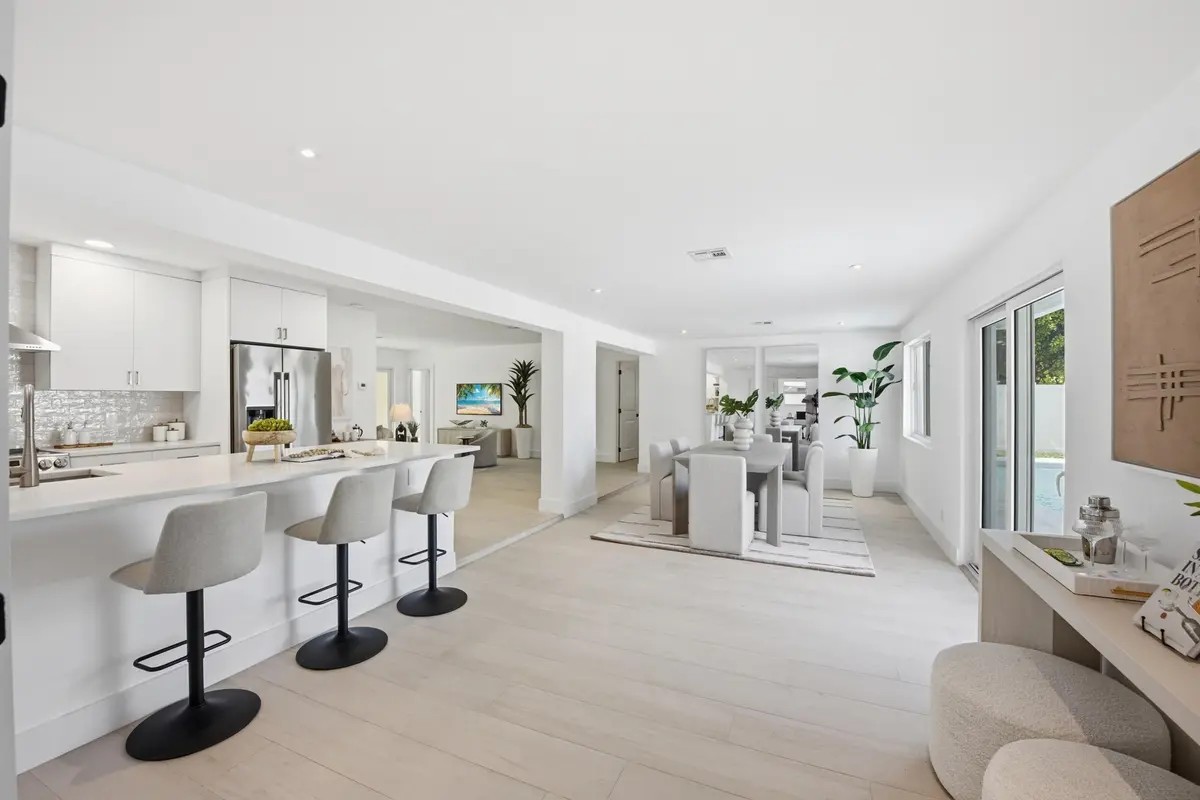 20__jjl7273 at 5621 NE 16th Avenue, Fort Lauderdale