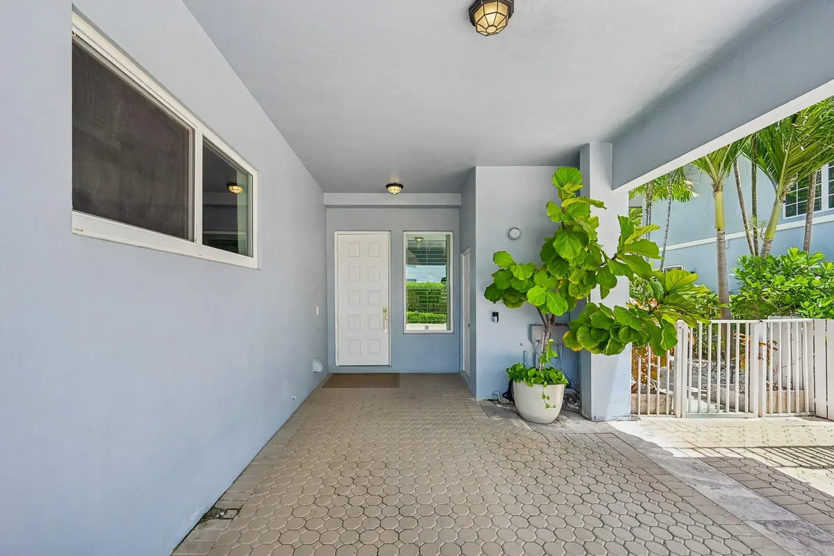 Entry at 1835 S Ocean Boulevard H, Delray Beach