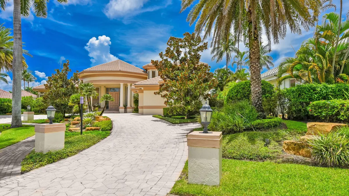 exterior at 6949 Lake Estates Court, Boca Raton