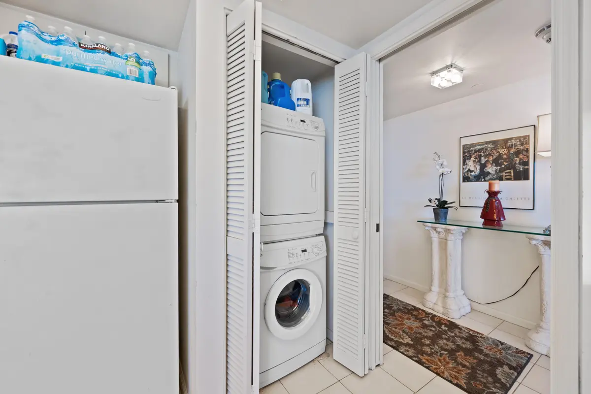 W/D at 3560 S Ocean Boulevard Ph-6, South Palm Beach