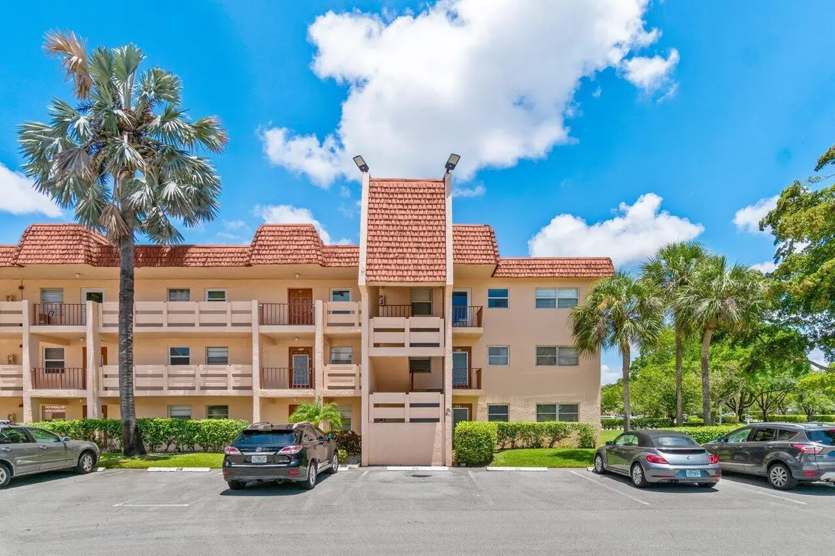 Welcome Home at 14721 Bonaire Boulevard 101, Delray Beach