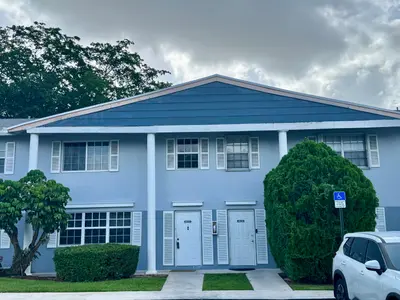 8028 SW 17th Place, Davie – Townhouse for sale