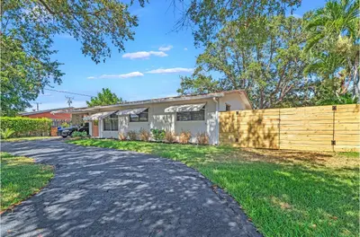 1304 SE 2nd Avenue, Deerfield Beach – leased
