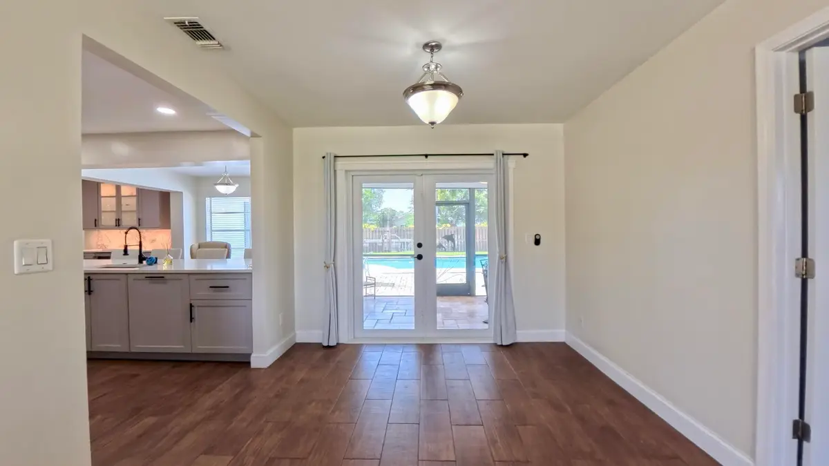 Foyer at 1381 Wyndcliff, Wellington