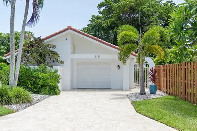 2130 NW 12th Street, Delray Beach – Single Family Residence for sale