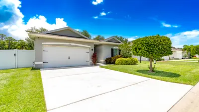 5344 Oakland Lake Circle, Fort Pierce – Single Family Residence for rent