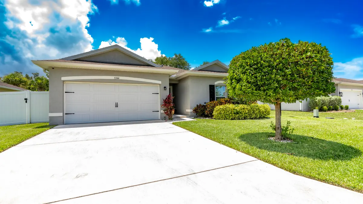 iPixx_00_2 at 5344 Oakland Lake Circle, Fort Pierce