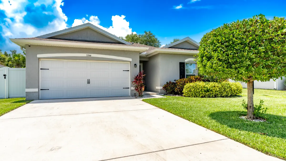 iPixx_00_3 at 5344 Oakland Lake Circle, Fort Pierce