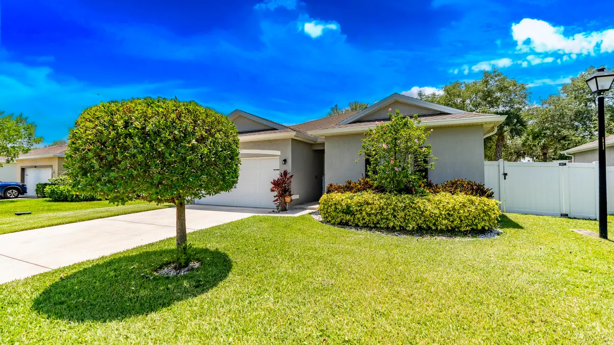 iPixx_00_8 at 5344 Oakland Lake Circle, Fort Pierce