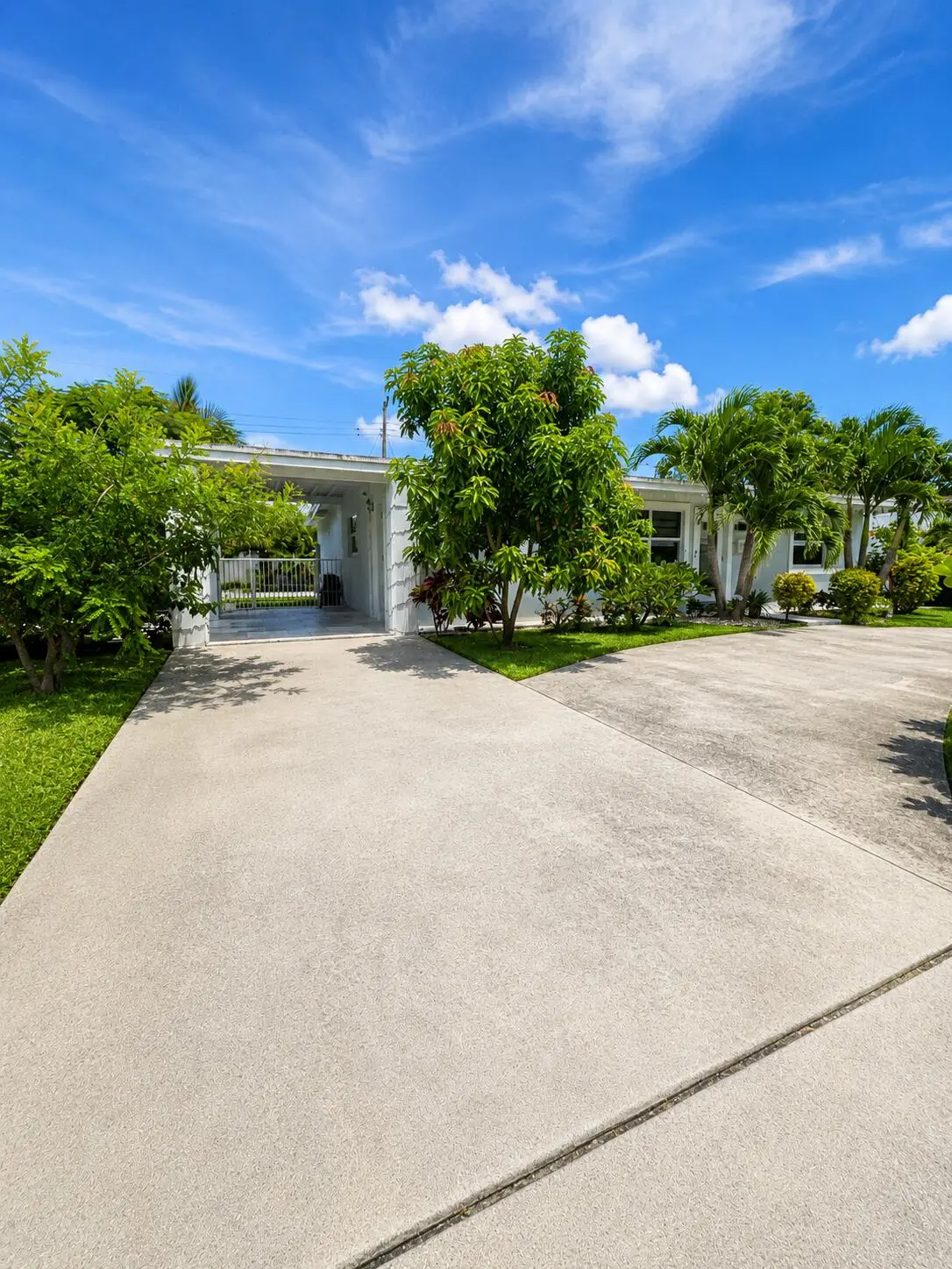 file_000000007438720c80dece2c93a2cfb6 at 1902 Baythorne Road, West Palm Beach