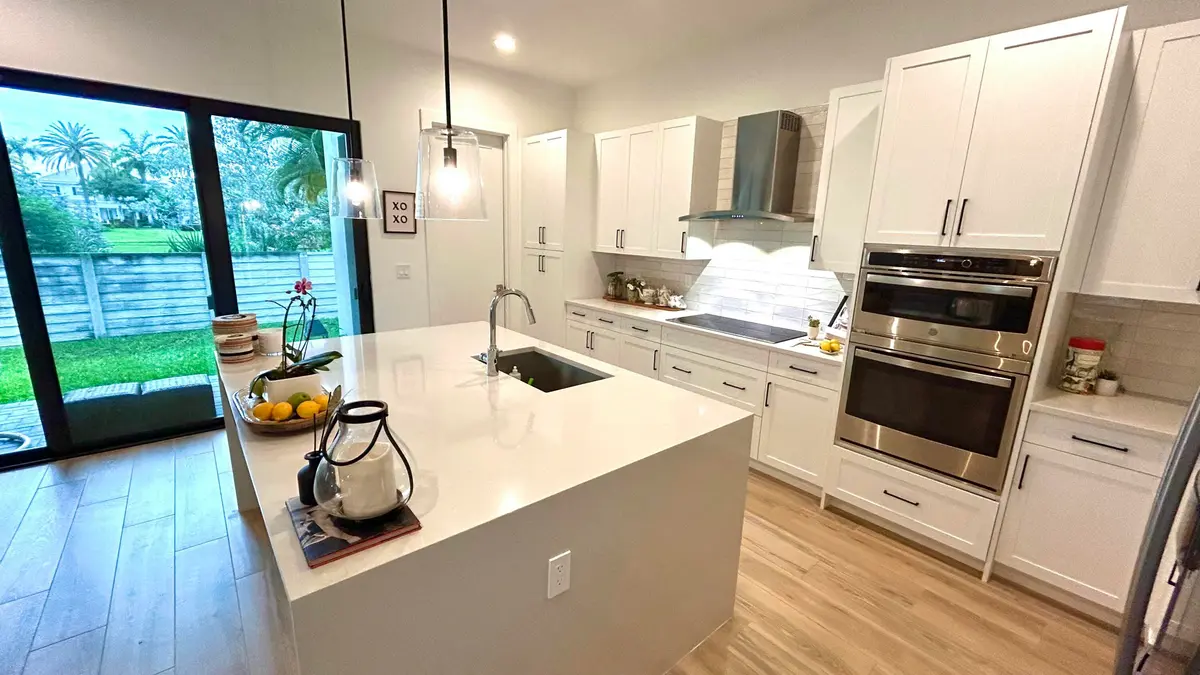 IMG_1968 2 at 1423 SW 23rd Street, Fort Lauderdale