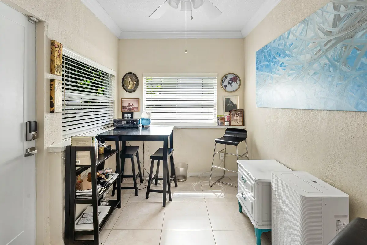 Foyer Office at 1309 Lucerne Avenue, Lake Worth Beach