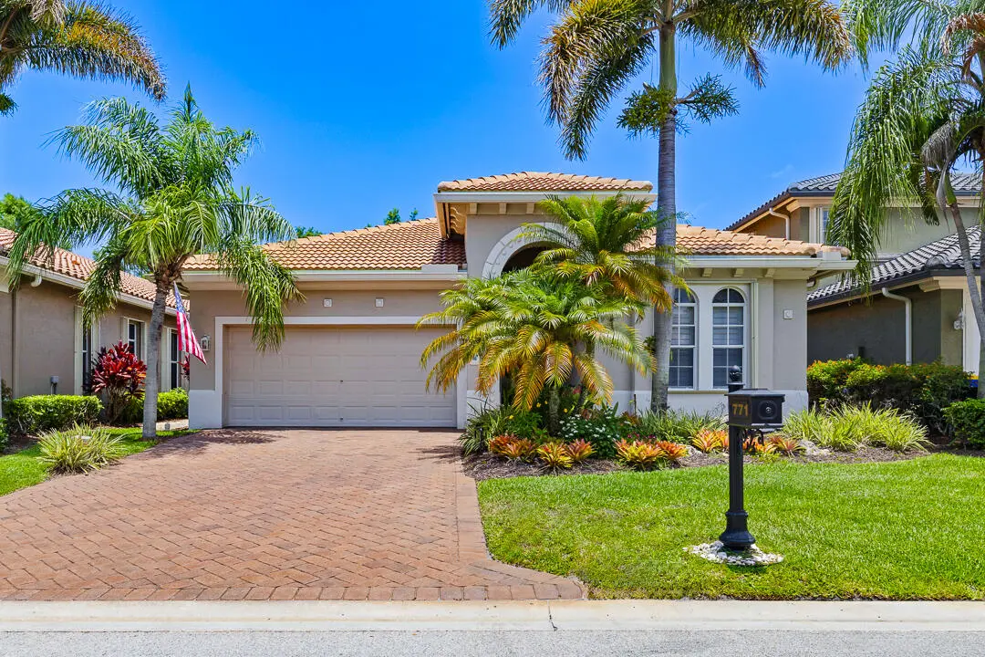 771 SE Pebble Drive-44 at 771 SW Pebble Lane, Palm City