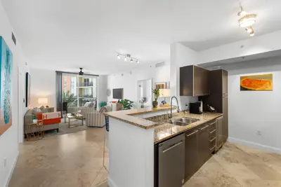 550 Okeechobee Boulevard 1407, West Palm Beach – Condominium for rent