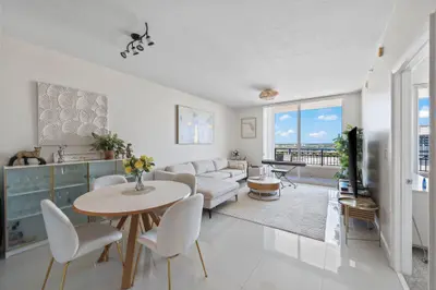 550 Okeechobee Boulevard 1421, West Palm Beach – sold