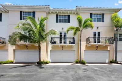 2502 N Dixie Highway 52, Lake Worth Beach – sold