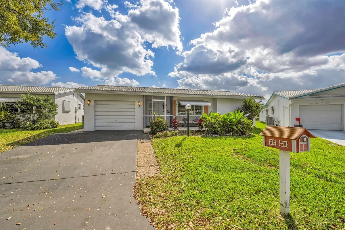 Photo 2 at 1010 NW 89th Way, Plantation