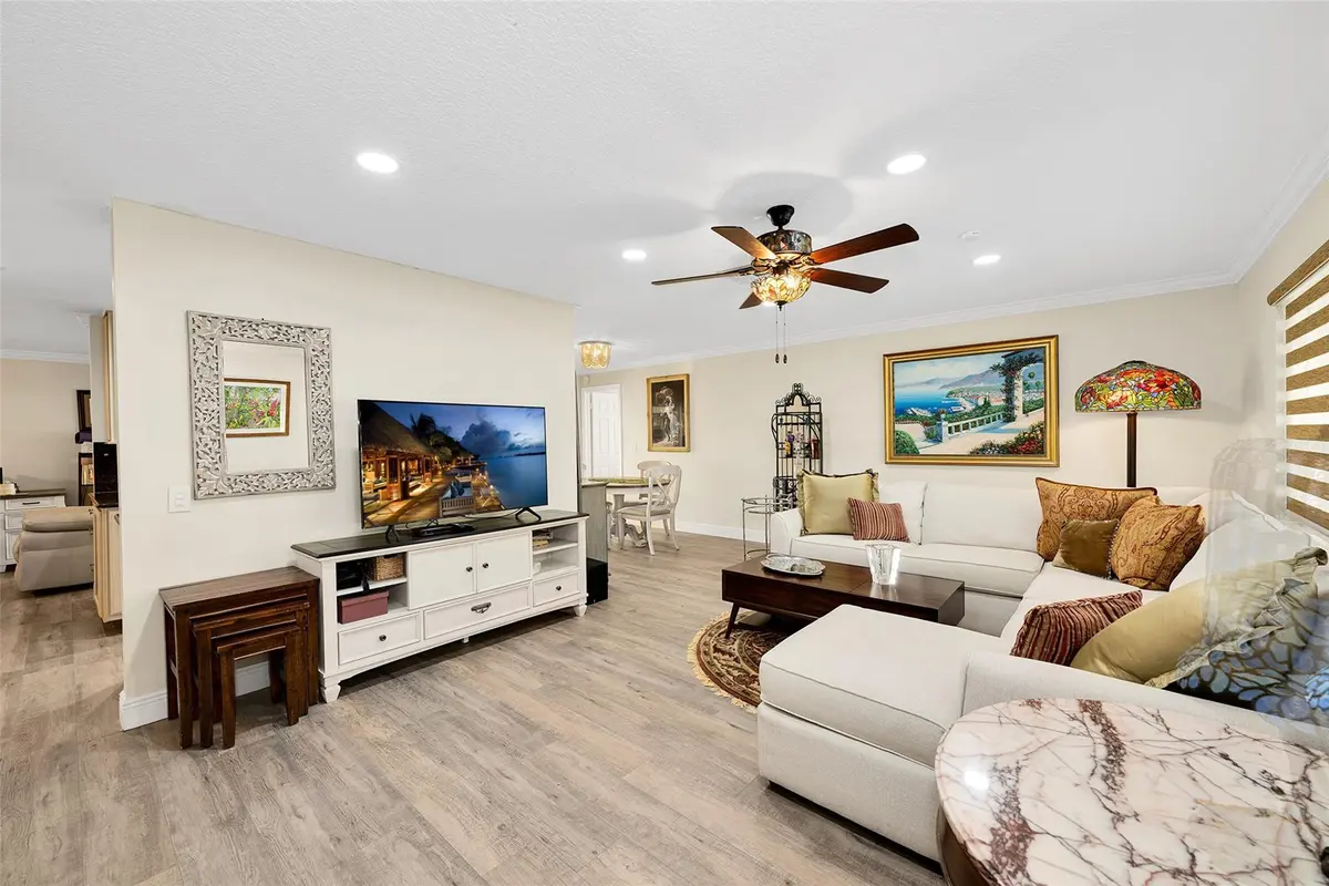 Photo 5 at 1010 NW 89th Way, Plantation