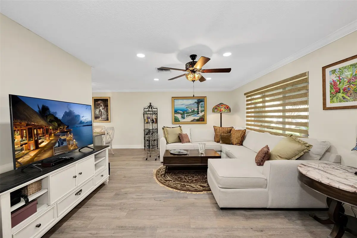 Photo 6 at 1010 NW 89th Way, Plantation