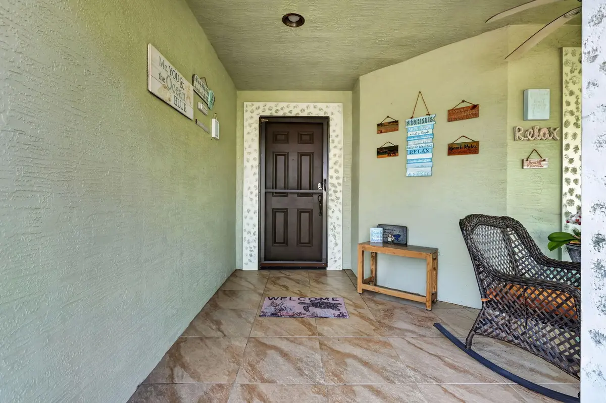 7-web-or-mls-5P1A6708 at 11 SE Flamenco Way, Port St. Lucie