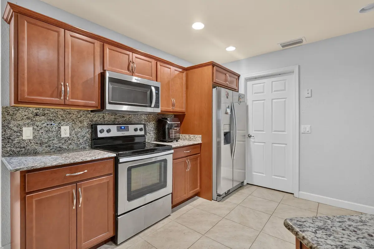 15-web-or-mls-5P1A6748 at 11 SE Flamenco Way, Port St. Lucie