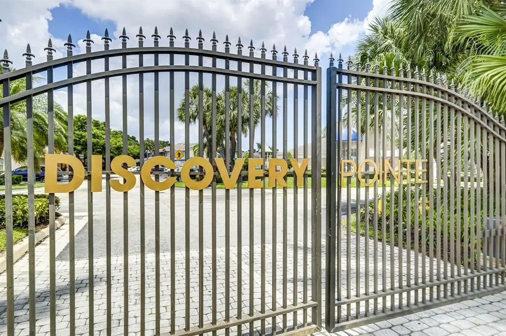 dis gate at 2147 Discovery Circle, Deerfield Beach