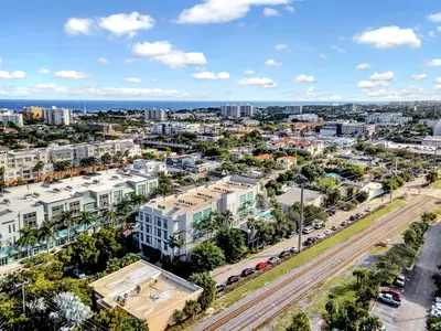 185 NE 4th Avenue 203, Delray Beach – leased