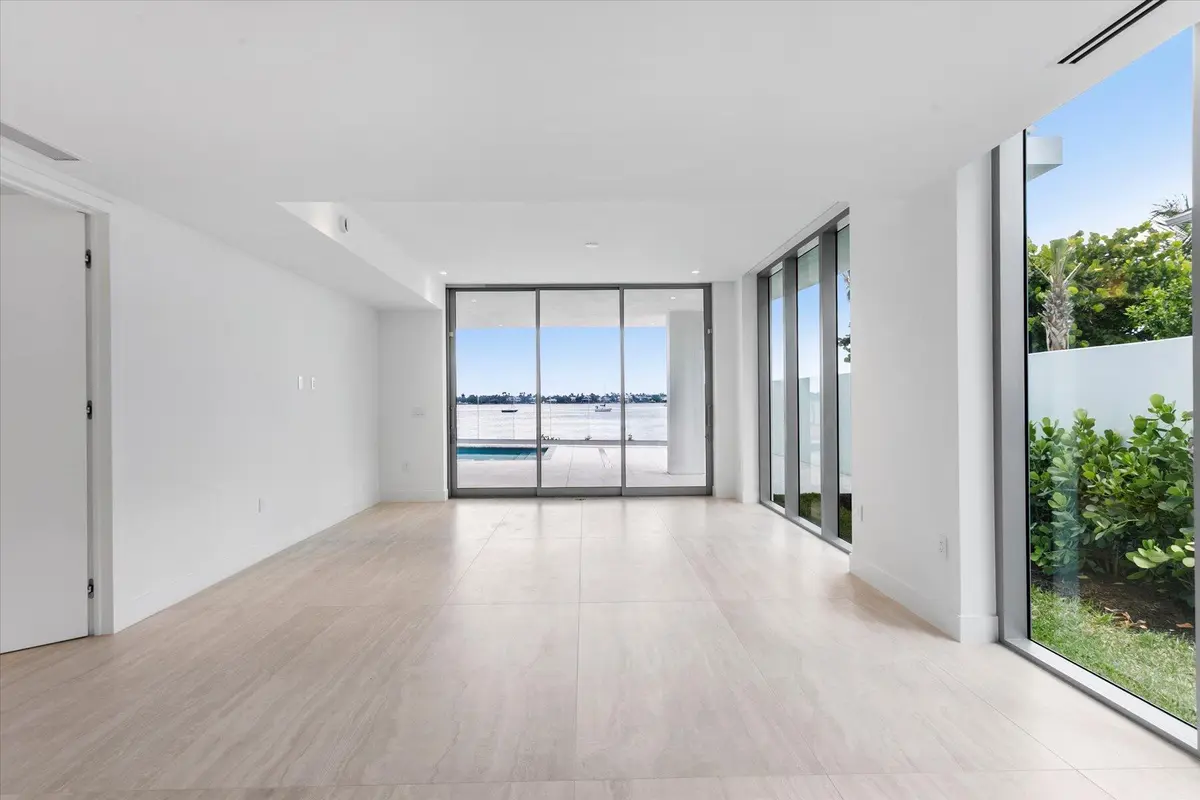 Living Dining at 4714 N Flagler Drive 102, West Palm Beach