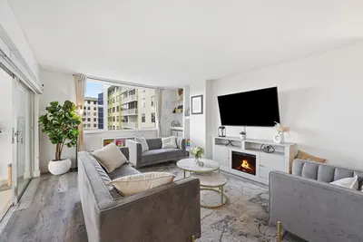 4400 Hillcrest Drive 719c, Hollywood – Condominium for sale