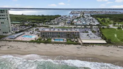 9800 S Ocean Drive 316, Jensen Beach – Condominium for sale