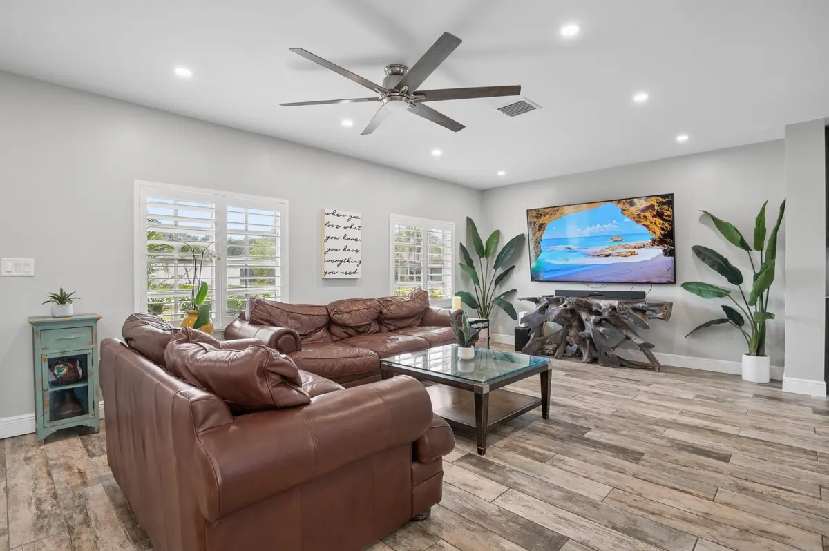 3-Maitlen-4601 W Hawthorne Cir-6 at 4601 W Hawthorne Circle, Hollywood