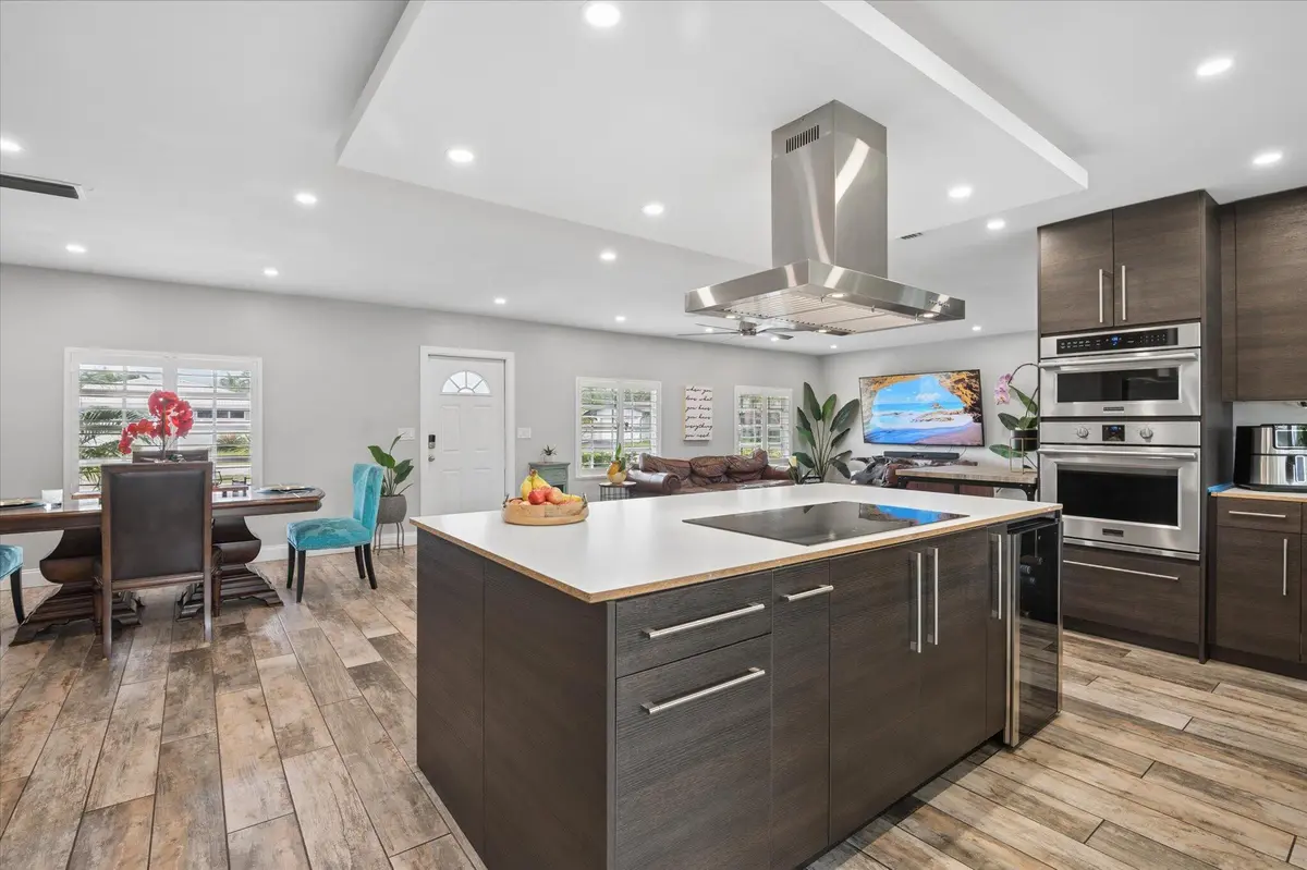 20-Maitlen-4601 W Hawthorne Cir-18 at 4601 W Hawthorne Circle, Hollywood