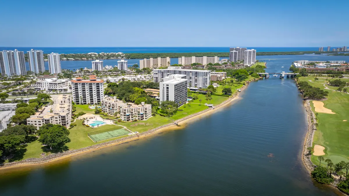 374 Golfview Road Unit 205-48 at 374 Golfview Road 205, North Palm Beach