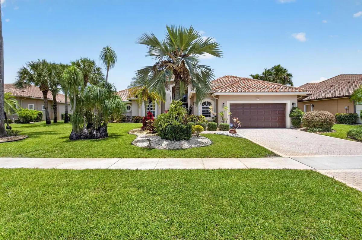 sidewalks & large lots at 8064 Desmond Drive, Boynton Beach