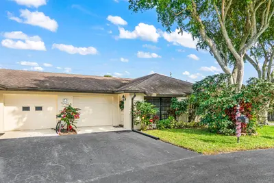 4863 Hawkwood Road B, Boynton Beach – Villa for sale